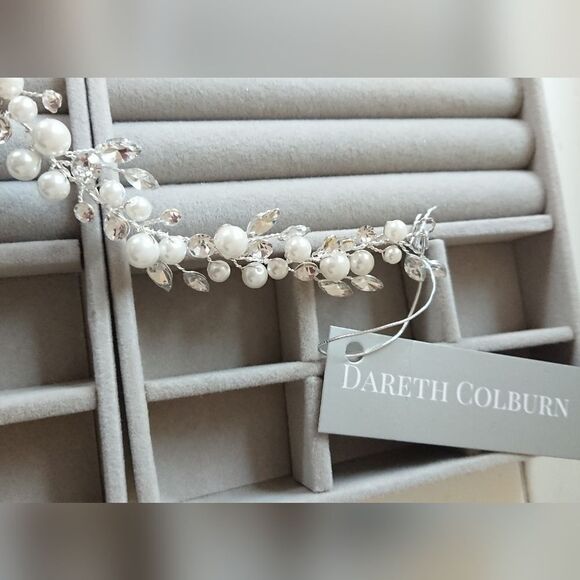 Dareth Colburn Emmy Floral Backpiece - Picture 3 of 12